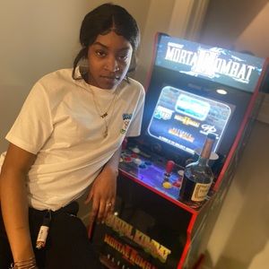 Meet your Posher, Queen